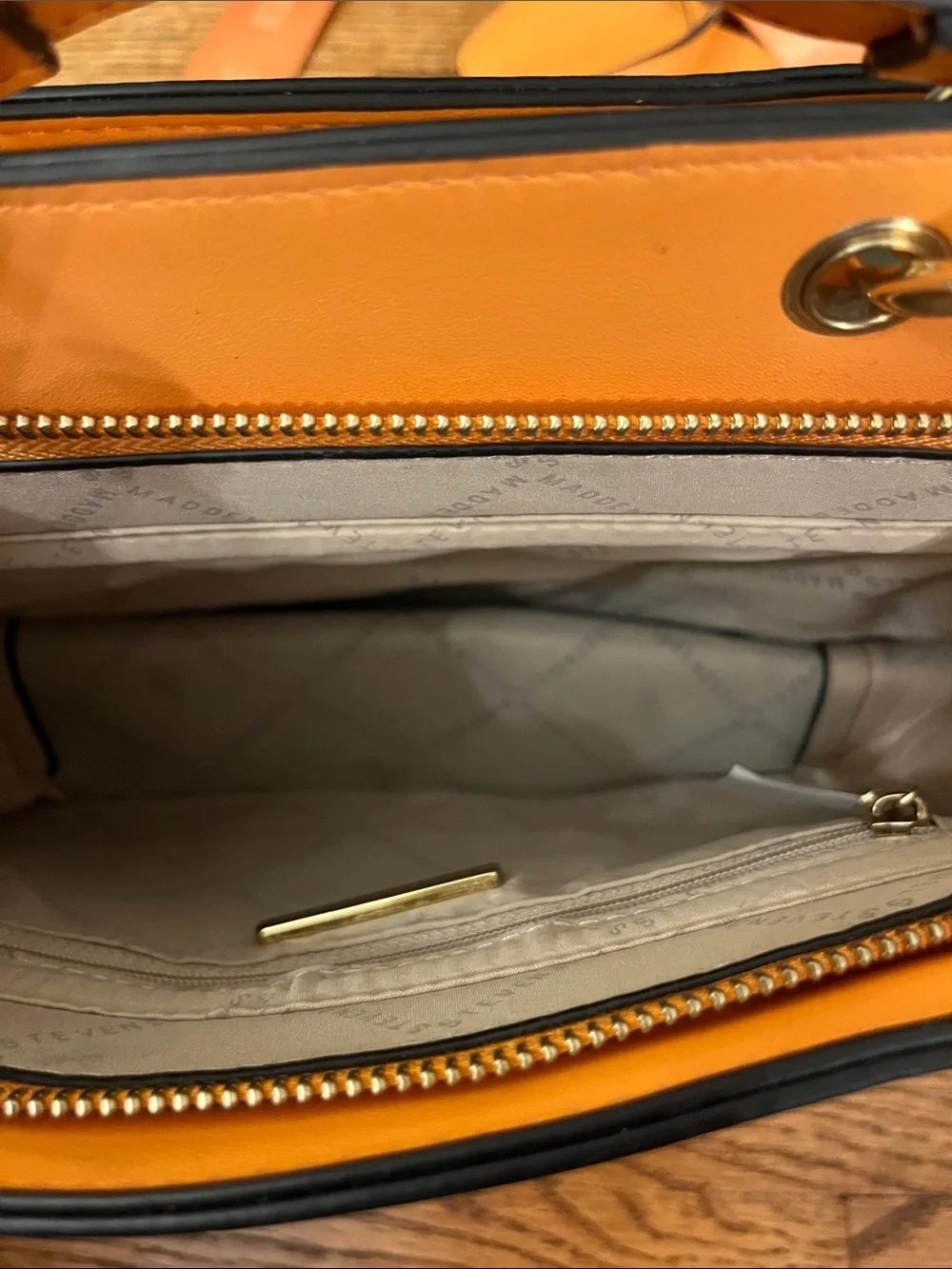 Steve Madden Bevelyn / Evelyn Crossbody Bag Set Orange